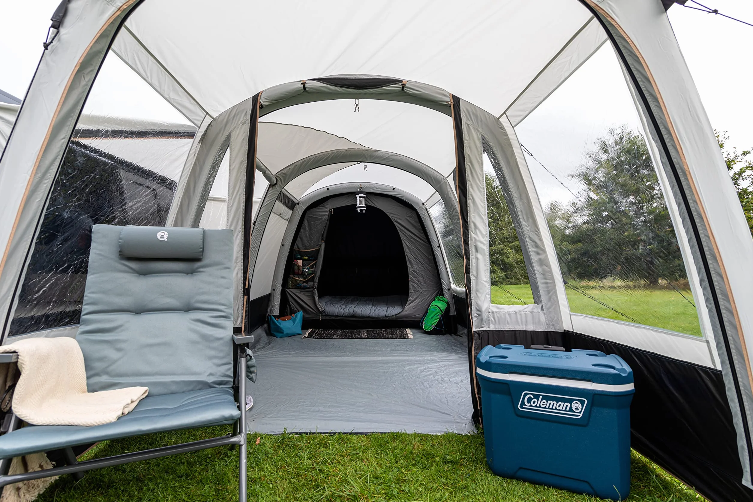 Coleman Xtreme Cooler Box | Duży pojemnik na lód o wysokiej wydajności, izolacja z pianki poliuretanowej | pozostaje chłodna przez kilka dni, przenośna lodówka, z uchwytami i kółkami